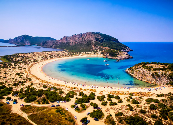 دبي: رحلات السفاري الصحراوية على الكثبان الرملية الحمراء، والدراجات الرباعية، والجمال، والشواء image