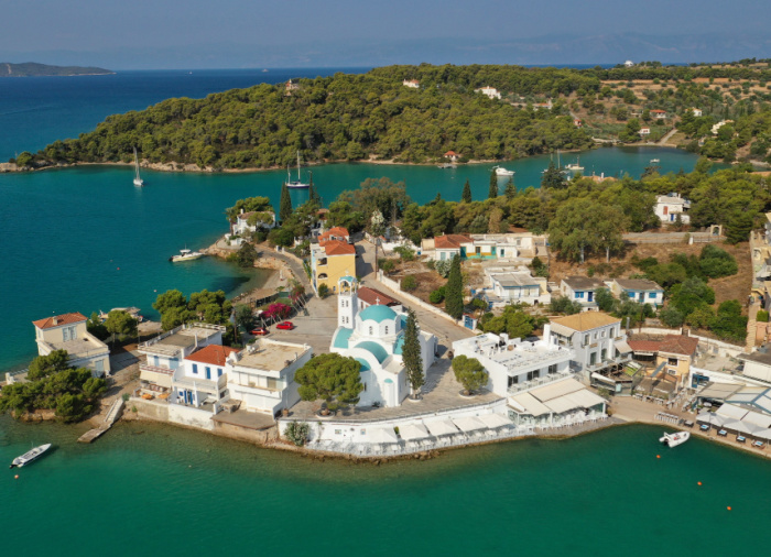 دبي: رحلات السفاري الصحراوية على الكثبان الرملية الحمراء، والدراجات الرباعية، والجمال، والشواء image